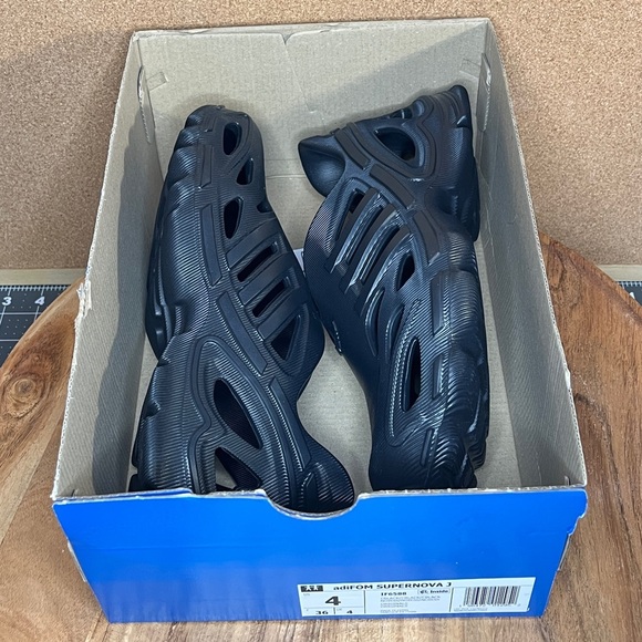 Adidas
AdiFom supernova j
Brand new - Picture 9 of 11